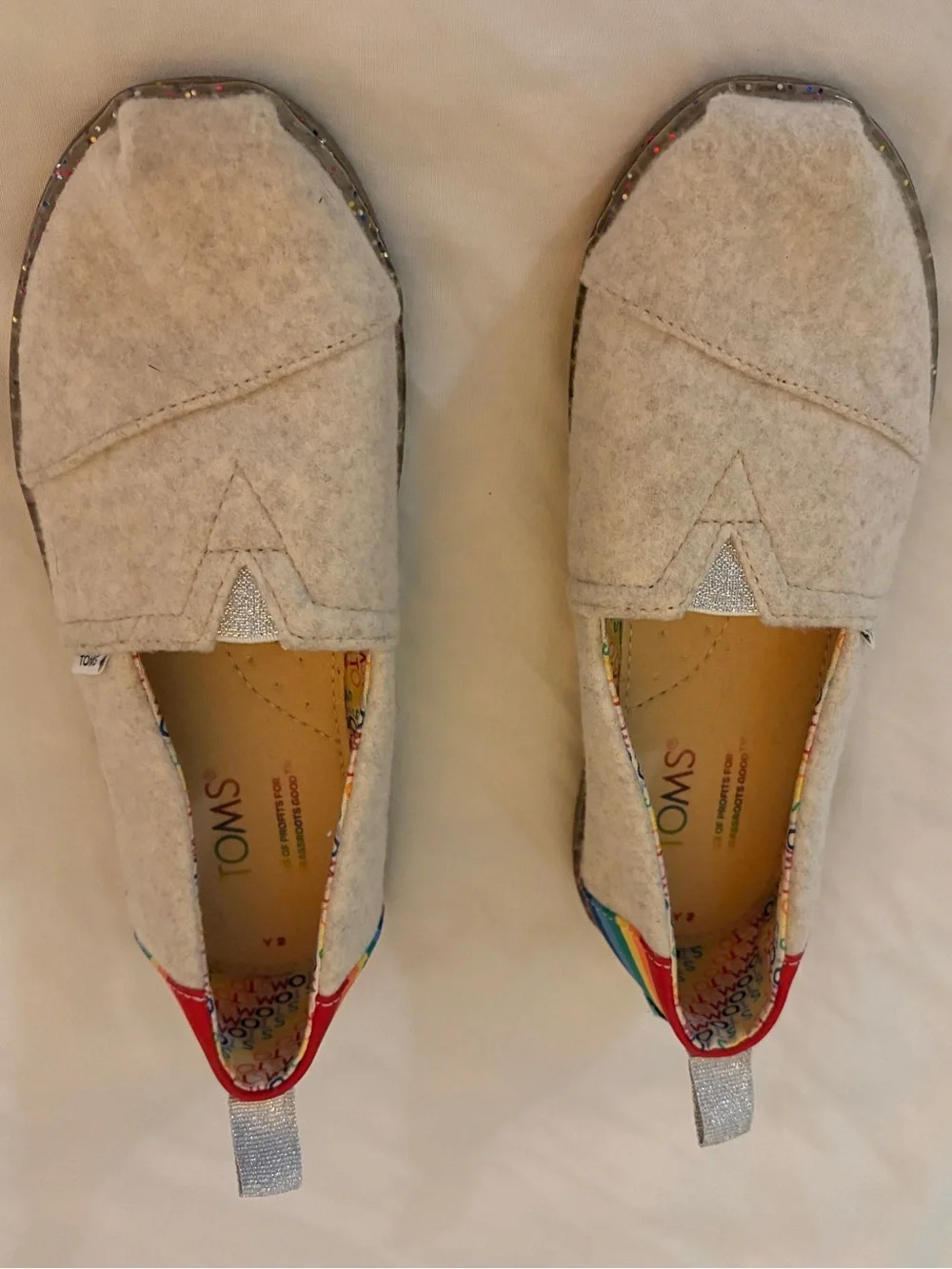 TOMS Alpargata Fenix Girls Slip On Shoes  Size 2 Oatmeal Rainbow Sneakers PRIDE